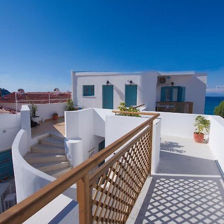 Vesper Aparthotel Kokkari Esterno foto
