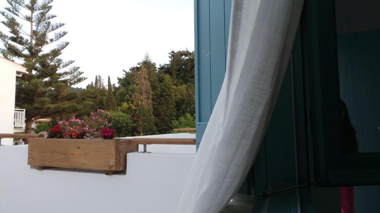 Vesper Aparthotel Kokkari Esterno foto